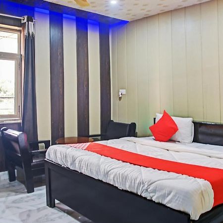 Oyo 62241 Swastik Garden Hotel Dhāmpur Exterior foto