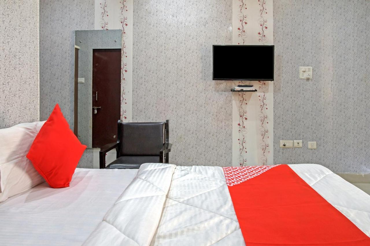 Oyo 62241 Swastik Garden Hotel Dhāmpur Exterior foto