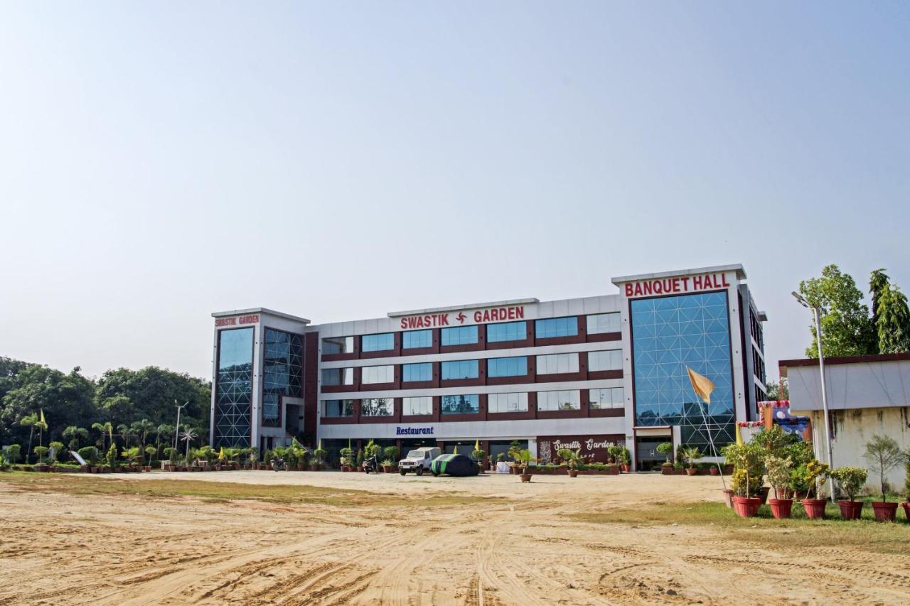 Oyo 62241 Swastik Garden Hotel Dhāmpur Exterior foto