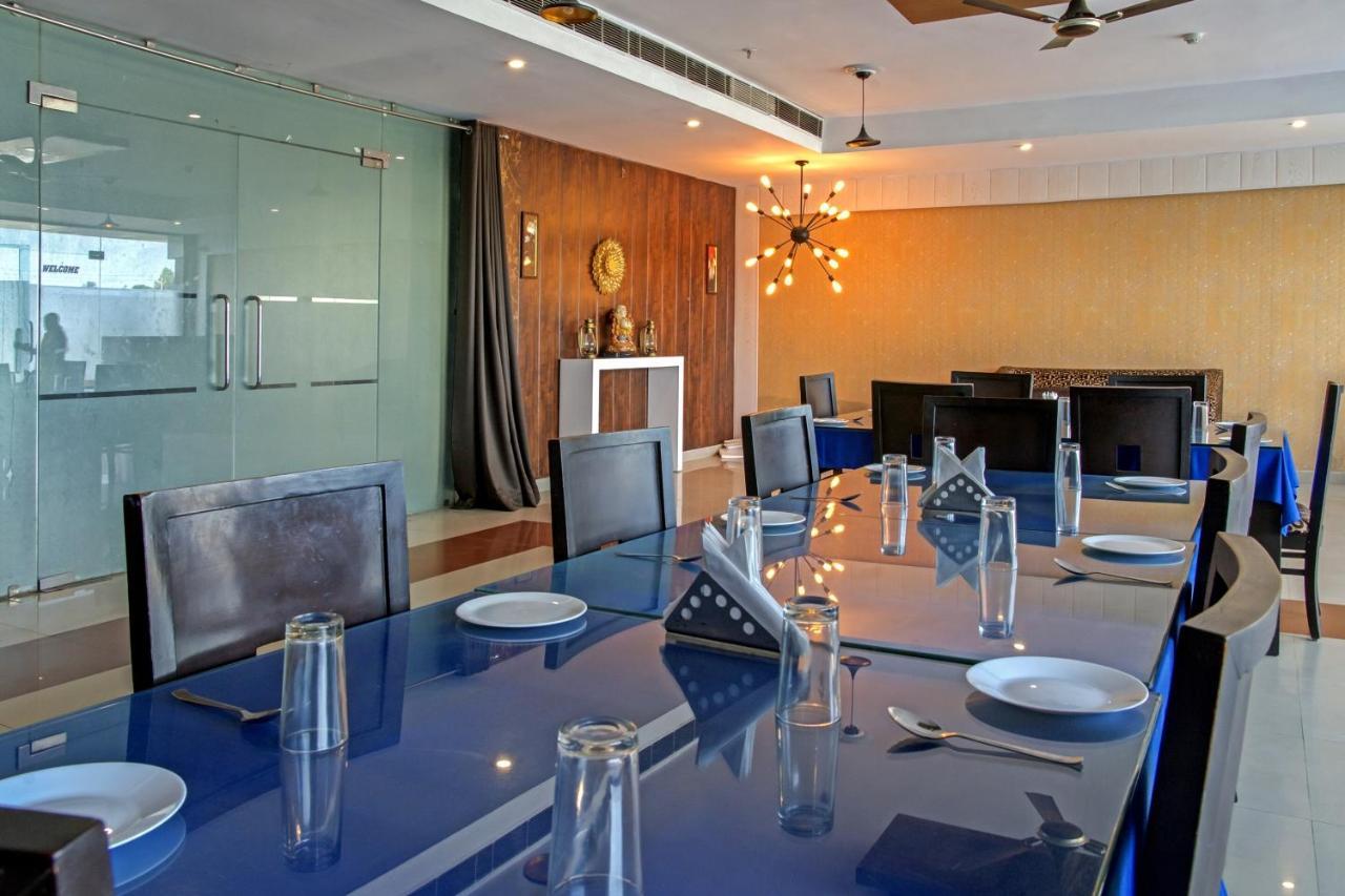 Oyo 62241 Swastik Garden Hotel Dhāmpur Exterior foto