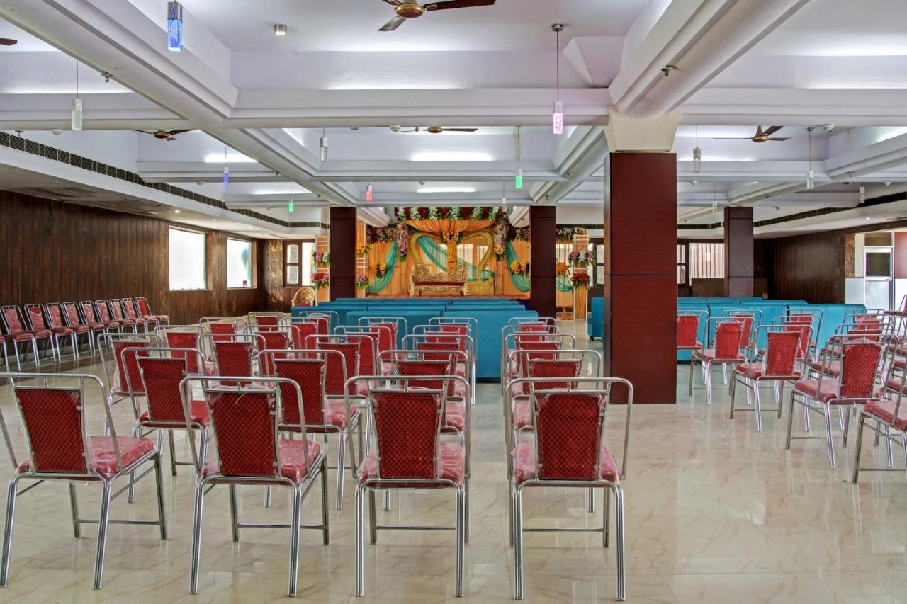 Oyo 62241 Swastik Garden Hotel Dhāmpur Exterior foto