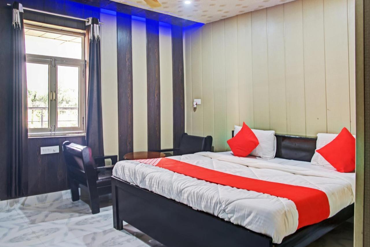 Oyo 62241 Swastik Garden Hotel Dhāmpur Exterior foto